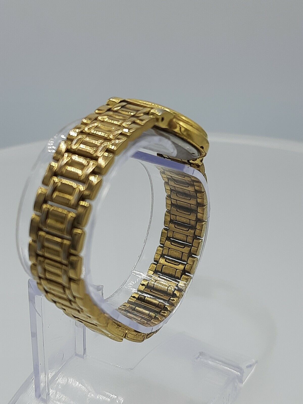 Seiko V401-0671 ladies watch stainless steel gold look V401-0671 analog 3 ATM