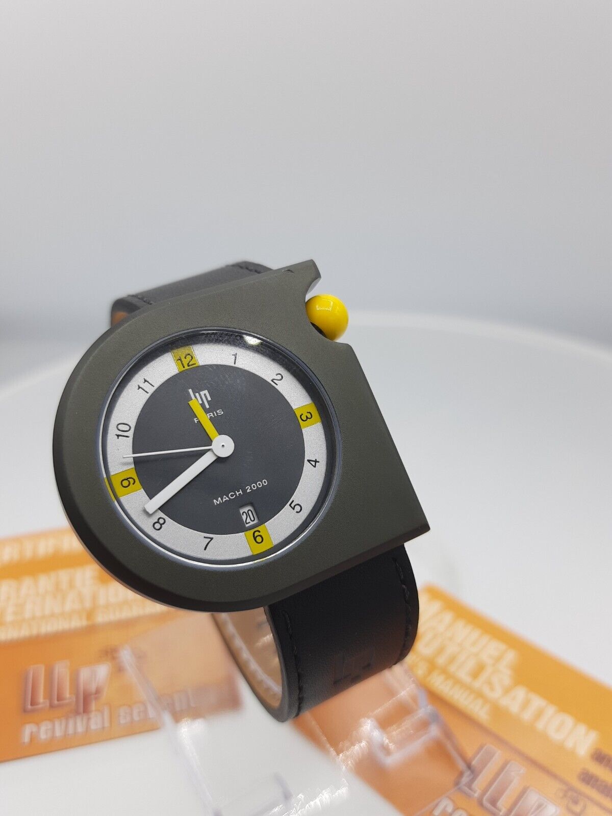 LIP 1808162 unisex analog watch mach 2000 Titanium moon French design 3ATM